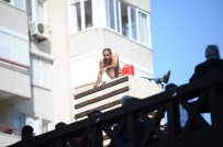 İşsizim Dedi Üst Geçide Çıktı