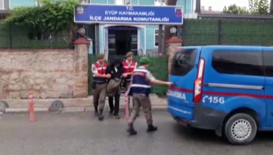 Jandarma Ekipleri 50 Ayrı Suçtan Kaydı Bulunan Umut Tacirini Yakaladı