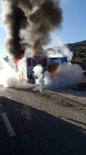 Seyir Halindeki AKS Ambulansı Alev Alev Yandı