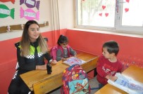 KAÇIRILMA - Şırnak'ta Öğrencilere Kırtasiye Malzemesi Dağıtıldı