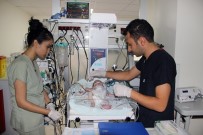 Suriyeli Bebeğin Kalbinin Yarısı Çalışmıyor