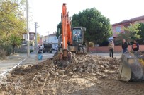 Yol Yapım Çalışmaları Hacı Ahmet Mahallesinde Devam Ediyor