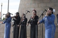 LOS ANGELES - ABD'lilerden Mariachi Festivali'ne Büyük İlgi