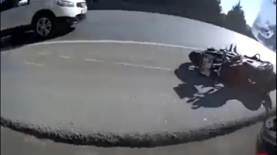 Ani Frene Basıp Kaza Yaptırdı, Motosiklet Sürücüsüne Hakaret Etti