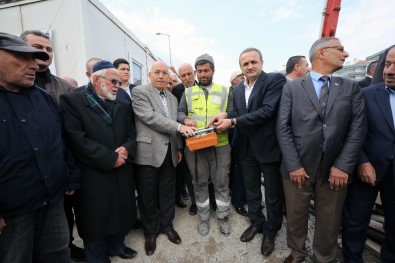 Başkan Yaşar, 2 Bin Kişilik Caminin Temelini Attı
