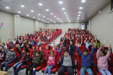 Cizre Belediyesi 3 Bin Öğrenciyi Hacivat-Karagöz Oyunu İle Buluşturdu