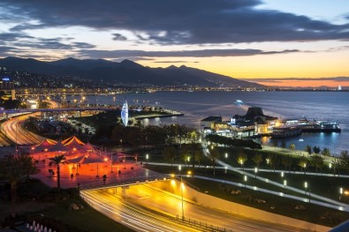 Fitch'in Yeni Raporuyla İzmir Zirvedeki Yerini Korudu