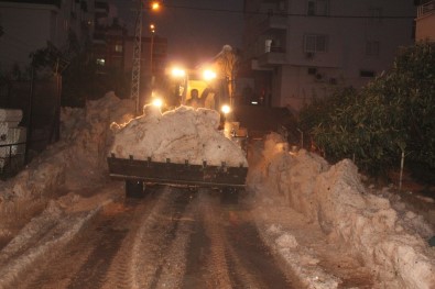 Mersin'de Belediye Ekipleri Yağışlara Karşı Teyakkuzda