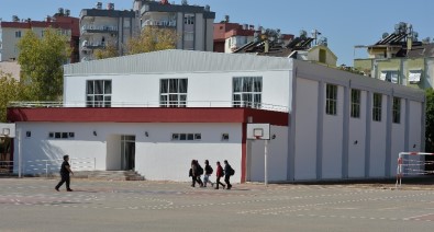 Muratpaşa'dan 5. Spor Salonu