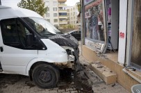 KOÇAŞ - Öğretmenleri Taşıyan Servis Minibüsü Kaza Yaptı Açıklaması 10 Yaralı