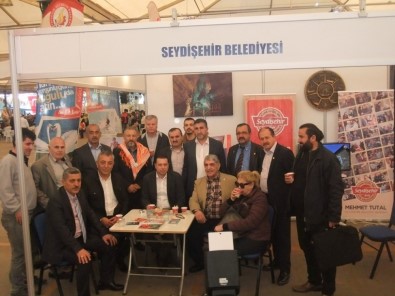Seydişehir Belediyesi İzmir'de Stant Açtı