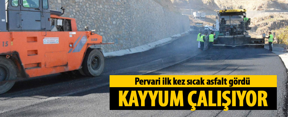 Siirt'in Pervari ilçesi ilk kez sıcak asfalt gördü
