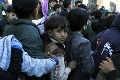 Yemenli Çocuklar Dünya Çocuk Hakları Günü'nde Savaşı Protesto Etti