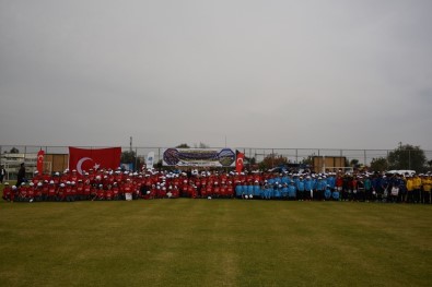 Yunusemre'de Çocuk Hakları Günü Futbol Şenliği Düzenlendi