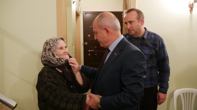 Başkan Akgün'den Naim Süleymanoğlu'nun Ailesine Taziye Ziyareti