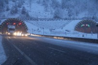 KIŞ LASTİĞİ - Bolu Dağı'nda Yoğun Kar Yağışı Başladı