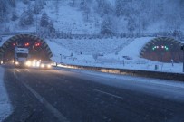 KIŞ LASTİĞİ - Bolu Dağı'nda Yoğun Kar Yağışı