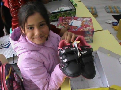 Kocagürlü Öğrencilere Kışlık Ayakkabı Dağıtıldı