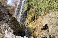 ŞELALE - Sızır Şelalesi Doğal Güzelliğiyle Büyülüyor