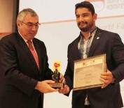 ÇAĞLA BÜYÜKAKÇAY - Taha Akgül'e Büyük Onur