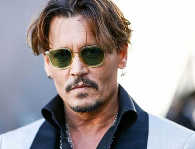 Ünlü oyuncu Johnny Depp’ten flaş karar