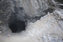 ALTIN MADENİ - 7 bin yıllık mağara Türkiye'nin tuz İhtiyacını karşılıyor