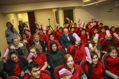 Beykoz Belediyesinden Öğrencilere Bin 500 Diş Fırçası