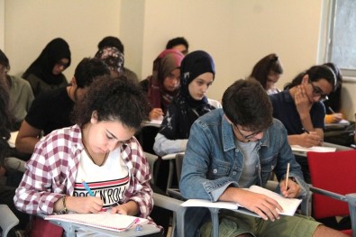 Beyoğlu'nda Gençlere Ücretsiz Yabancı Dil Eğitimi