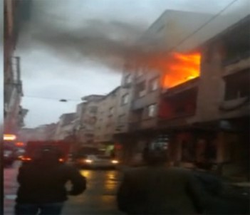 İstanbul'da Korkutan Yangın