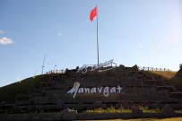 YEMIŞLI - Manavgat Yemişli Mesire Alanına Dev Türk Bayrağı