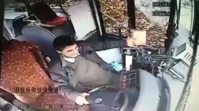(Özel) İstinye'de Freni Boşalan Özel Halk Otobüsünün Kaza Anı Kamerada