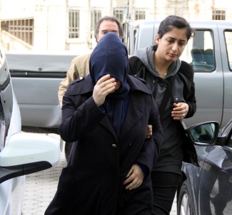 Uşak Polisinin Aradığı Kadın Samsun'da FETÖ'nün Gaybubet Evinde Yakalandı