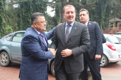 AK Parti Genel Başkan Yardımcısı Karacan'dan Başkan Yağcı'ya Ziyaret