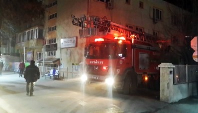 Burdur'da Eski Tekel Binasında Korkutan Yangın