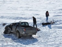 Kaza mahalinde sürücünün donmuş cesedi bulundu