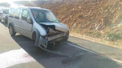 Midyat'ta Trafik Kazası Açıklaması 1 Yaralı