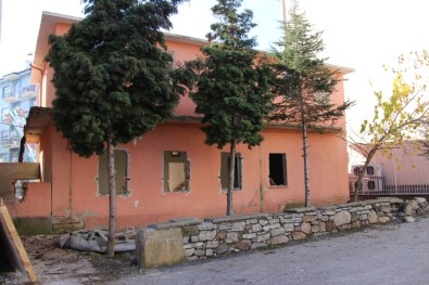 Seydişehir'de Kütüphane Yıkımı Başladı