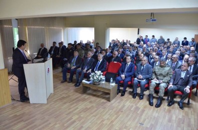 Vali Arslantaş, Erzincan'ın Tercan Ve Üzümlü İlçelerindeki Muhtarlar İle Bir Araya Geldi
