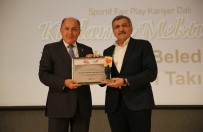 BUZ HOKEYİ TAKIMI - Zeytinburnu Buz Hokeyi Takımı'na Fair Play Ödülü