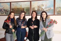MESUT ÖZAKCAN - Başkan Özakcan 112 Okulda 3 Bin Öğretmene Karanfil Dağıttı