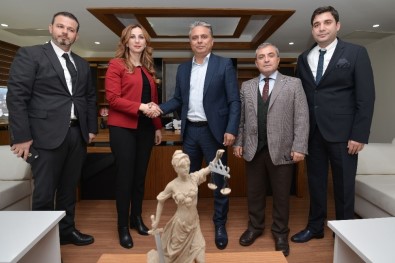 Başkan Uysal'a Meslektaş Ziyareti