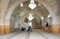 ERTUĞRUL GAZI - Cezaevine Dönüştürülen Türklerin İlk Mescidi, 45 Yıldır Cami Olarak Hizmet Veriyor