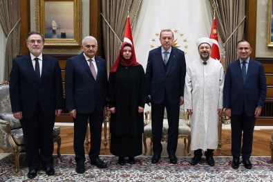 Cumhurbaşkanı Erdoğan, Diyanet İşleri Başkanı Erbaş'ı Kabul Etti
