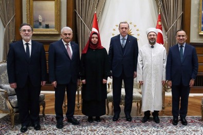 Erdoğan, Diyanet İşleri Başkanı Erbaş'ı Kabul Etti