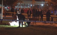 YENI GIRNE - İzmir'de Parkta Oturan Bir Kişi İnfaz Edildi