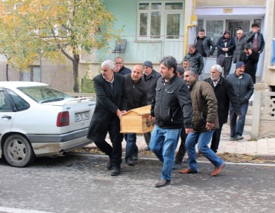 Öğretmenler Gününde, Emekli Öğretmen Oğlunu Öldürdü