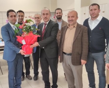 Öğretmenlere 24 Kasım'a Özel Anlamlı Hediye