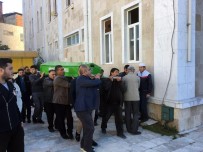 KANSER TEDAVİSİ - Ölmeden Önce 'Ayşe' Oldu, İslami Usullere Göre Defnedildi