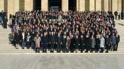 TED Ankara Koleji  Öğretmenler Gününde Anıtkabir'i Ziyaret Etti