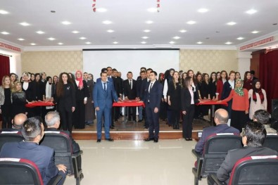 Tutak'ta 24 Kasım Öğretmenler Günü Törenle Kutlandı